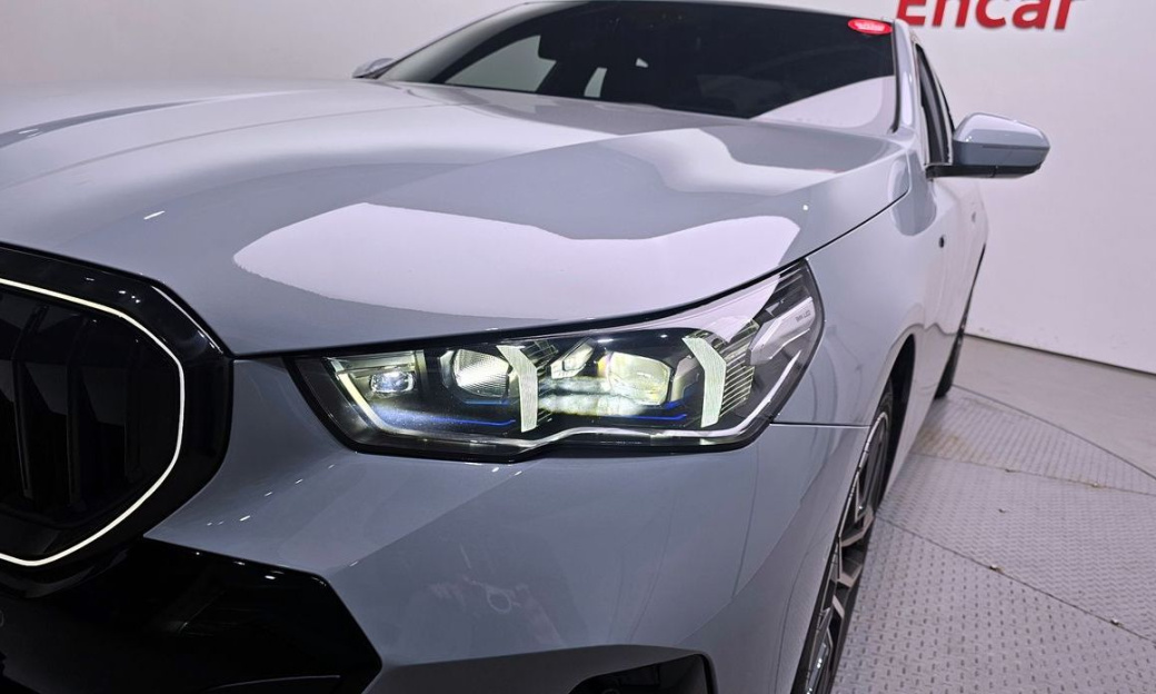 BMW 5-Series 520i M Sport, 2025
