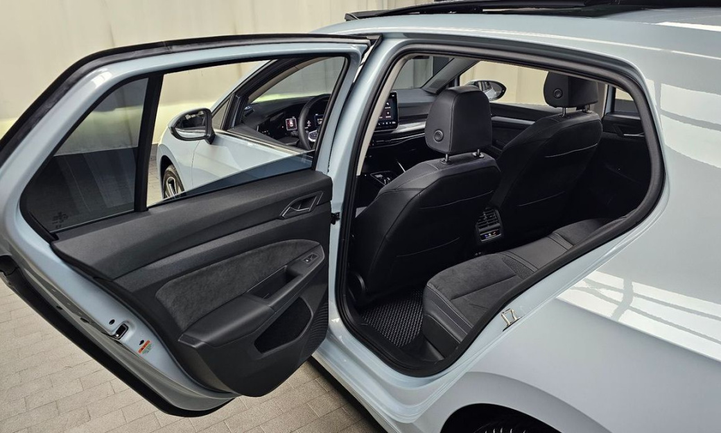 Volkswagen Golf 2.0 TDI Prestige, 2025