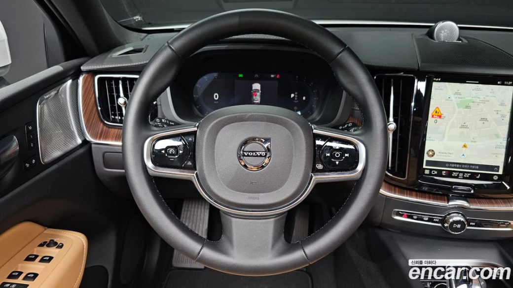 Volvo XC60 B5 Ultimate Bright, 2024