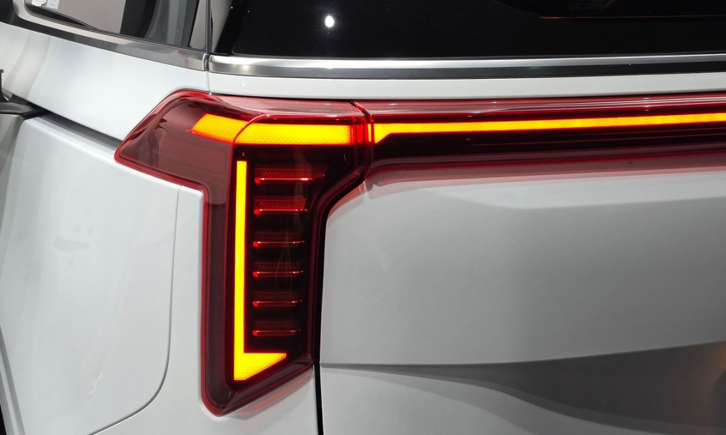 Kia Carnival 7-Seater Signature, 2024