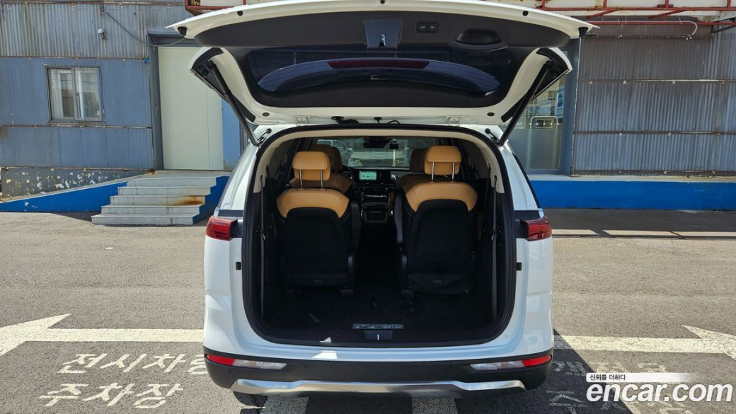 Kia Carnival 9-Seater Noblesse, 2023