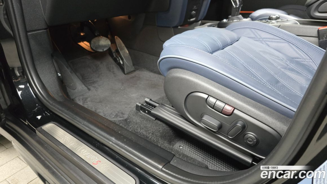 Mini Countryman ALL4 Classic Launch Pack, 2023