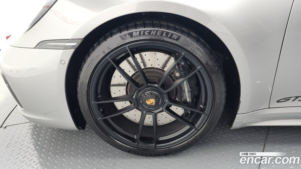 Porsche 911 Carrera 4 GTS Cabriolet, 2022