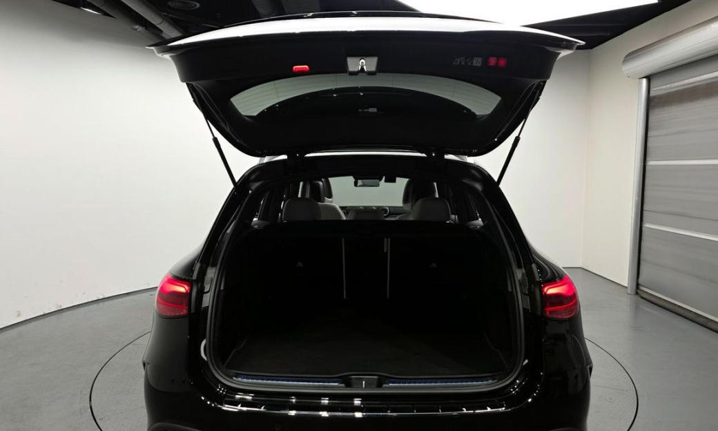 Mercedes-Benz GLC-Class GLC300 4MATIC AMG Line, 2025