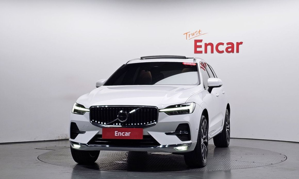 Volvo XC60 B6 Ultra Bright, 2025
