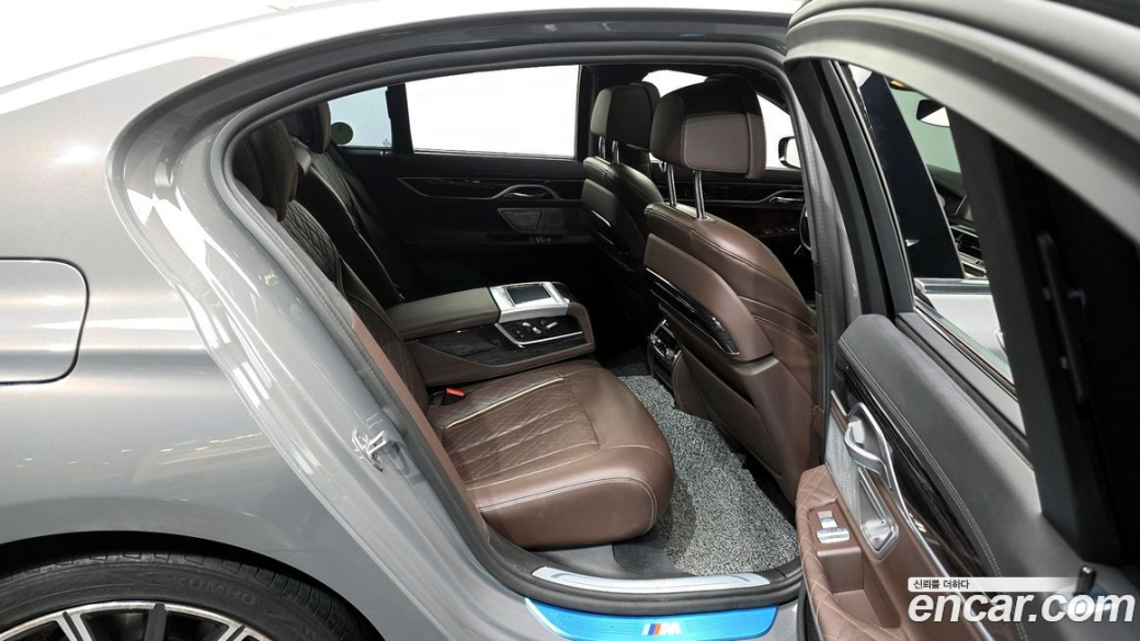 BMW 7-Series 740i M Sport, 2022