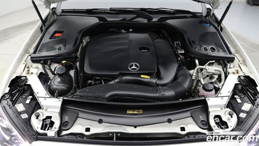 Mercedes-Benz E-Class E350 4MATIC Exclusive, 2023
