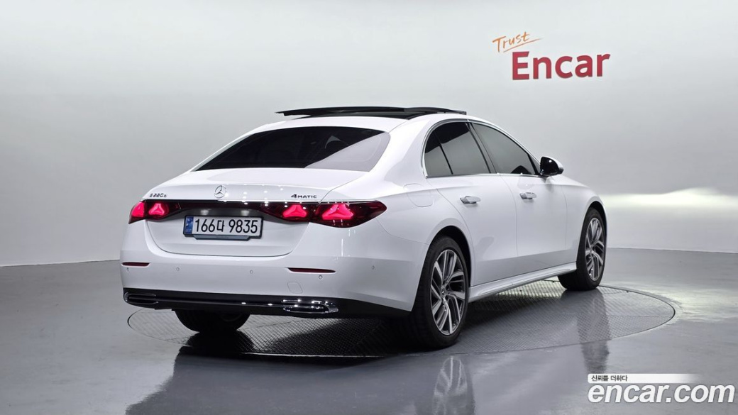 Mercedes-Benz E-Class E220d 4MATIC Exclusive, 2025