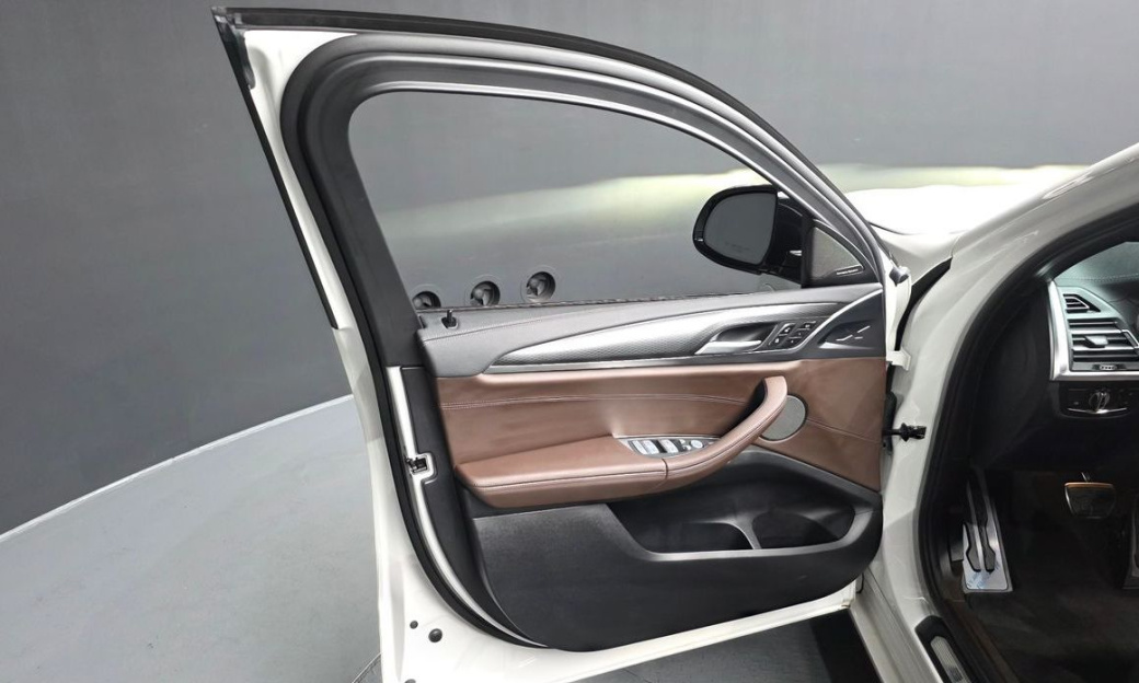 BMW X4 xDrive20i M Sports Pro, 2022