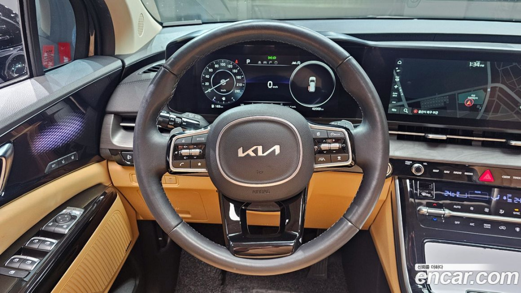 Kia Carnival 9-Seater Signature, 2023