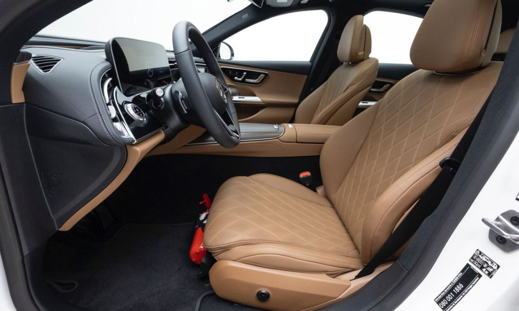 Mercedes-Benz E-Class E450 4MATIC Exclusive, 2025