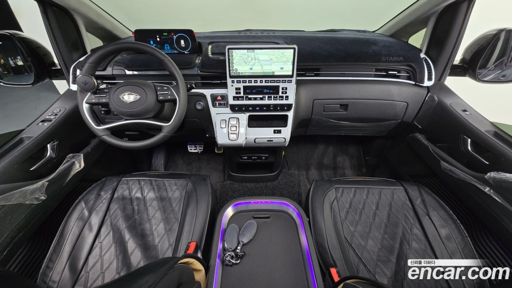 Hyundai Staria 4WD Lounge 7-Seater, 2025