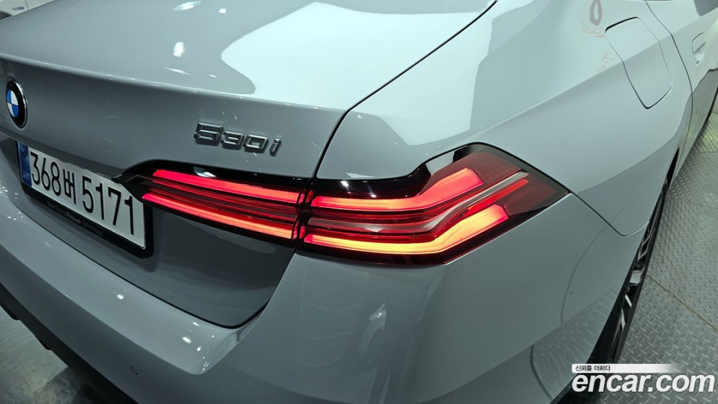 BMW 5-Series 530i xDrive M Sport, 2025