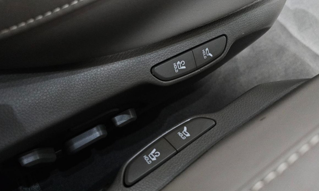 Kia Carnival 7-Seater Signature, 2024