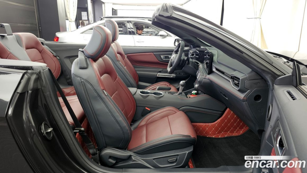 Ford Mustang 5.0 GT Premium Convertible, 2024