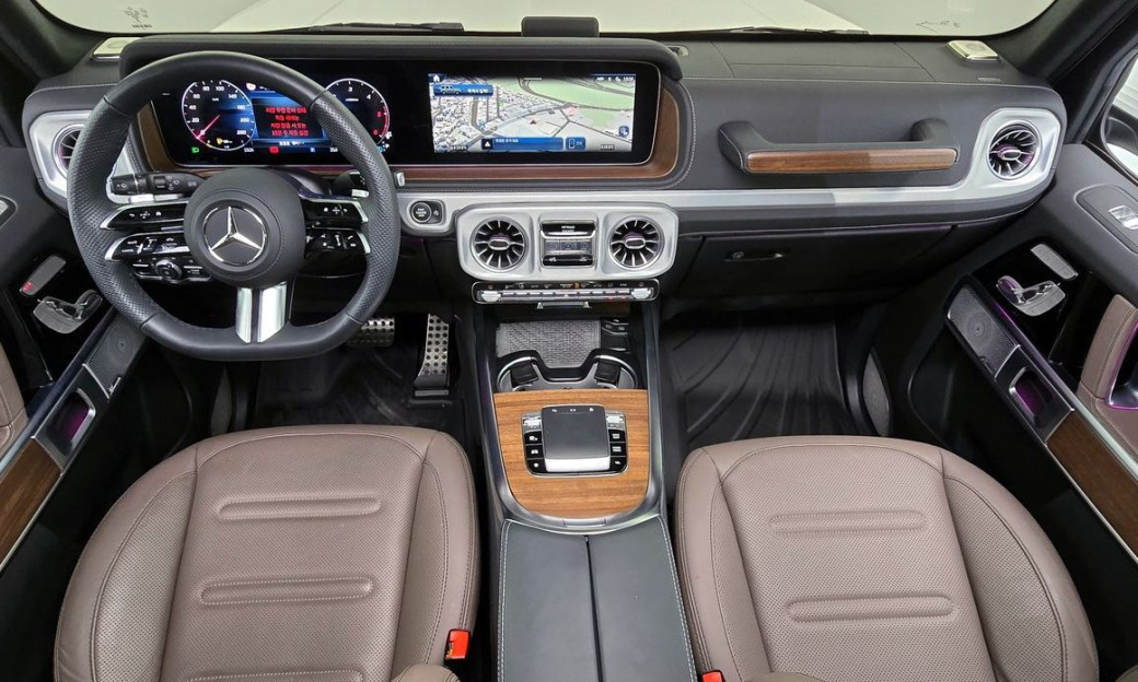 Mercedes-Benz G-Class G450d, 2025
