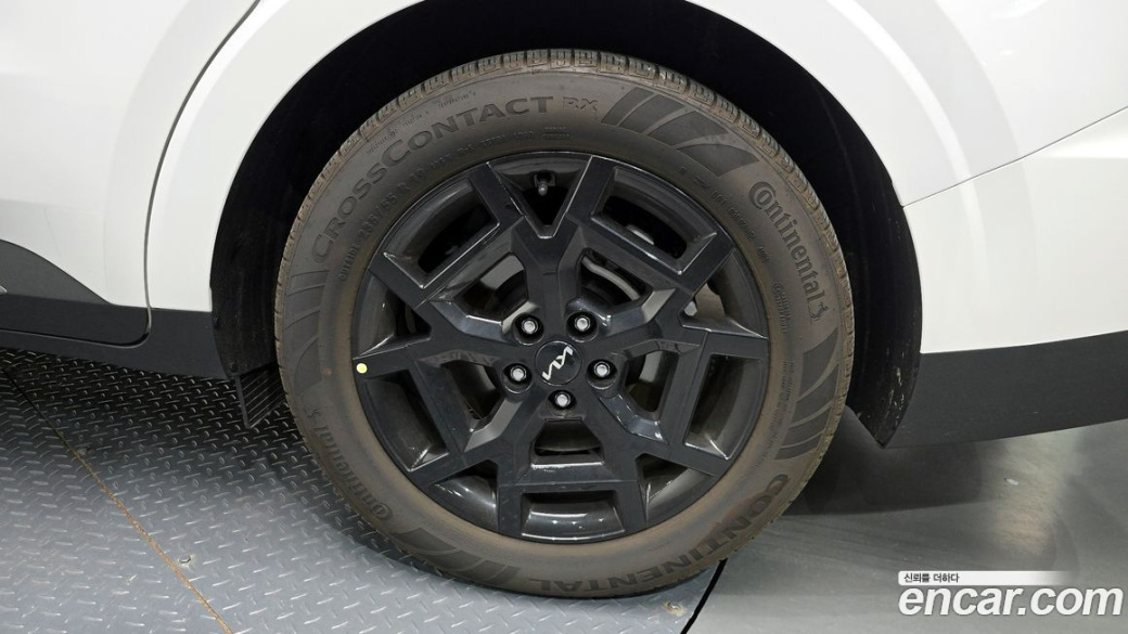 Kia Carnival 9-Seater Gravity, 2025