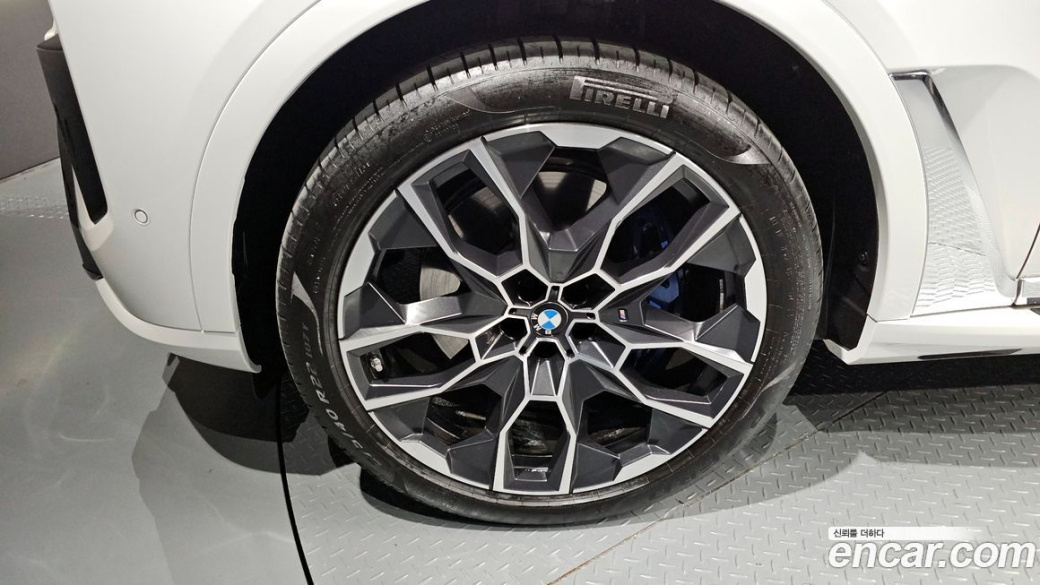BMW X7 xDrive 40d M Sport 6STR, 2025
