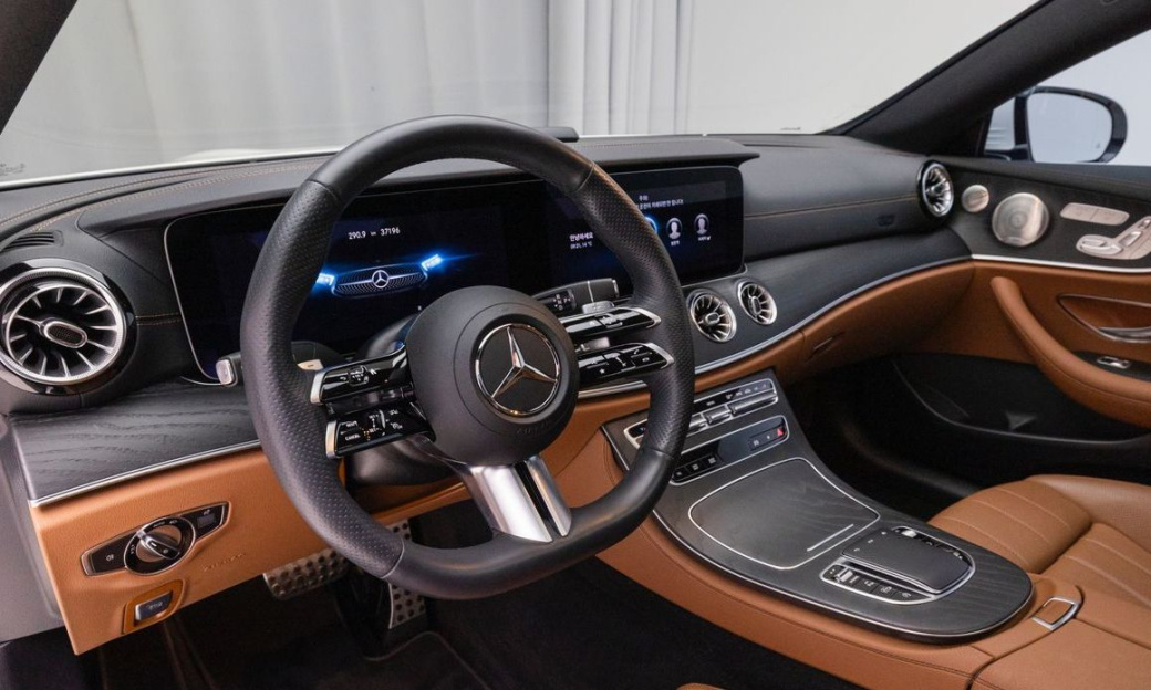 Mercedes-Benz E-Class E300d 4MATIC Coupe, 2023