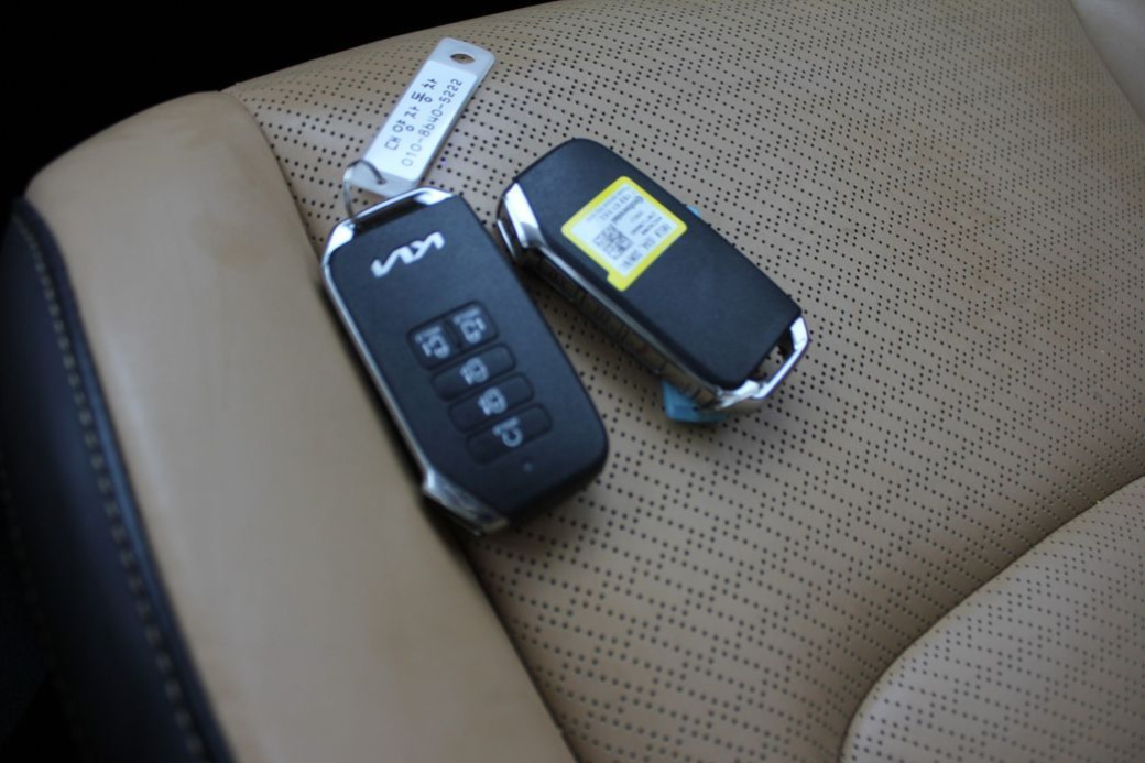 Kia Carnival 9-Seater Signature, 2023