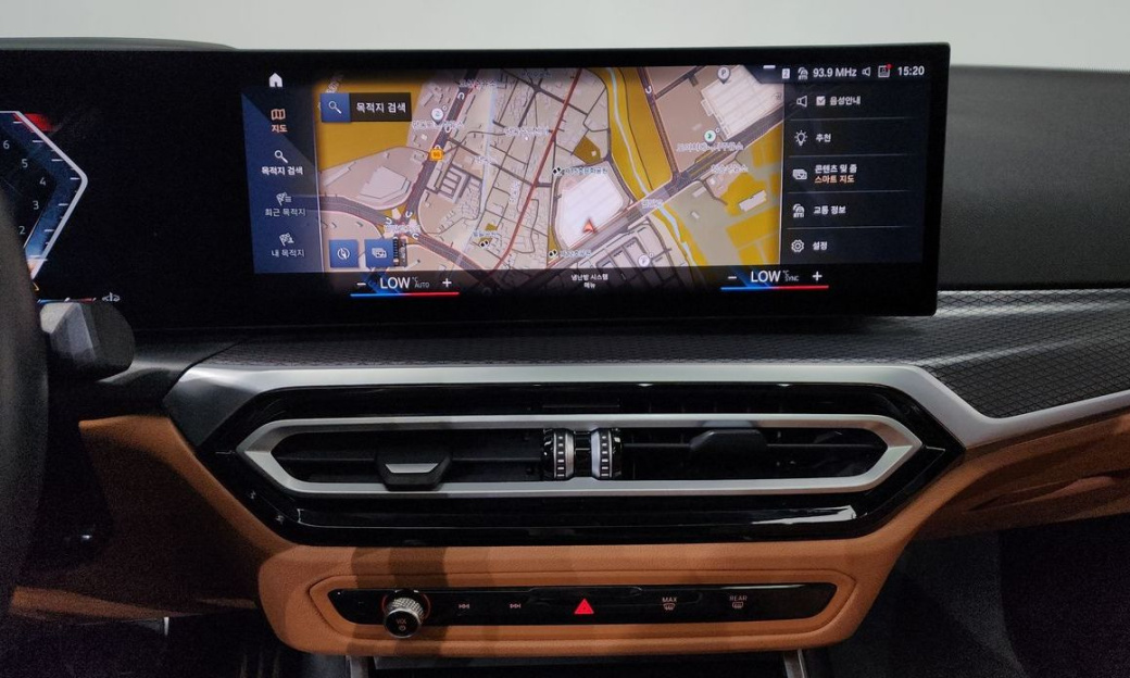 BMW 3-Series 320i M Sport, 2024
