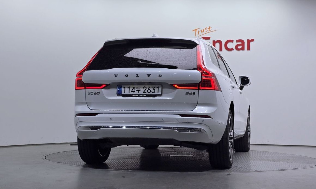 Volvo XC60 B6 Ultimate Bright, 2024