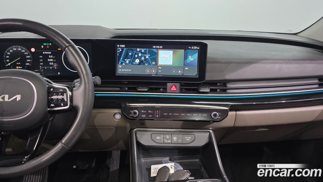 Kia Carnival 9-Seater Gravity, 2025