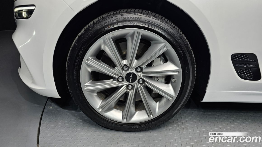 Genesis G70 Gasoline 2.5T 4WD, 2025