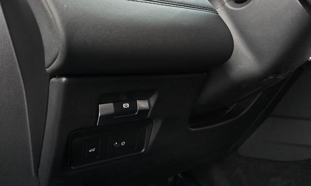 Land Rover Discovery Sport P250 SE, 2022