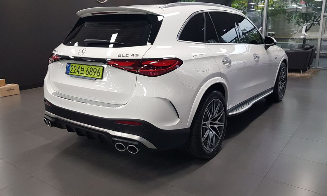 Mercedes-Benz GLC-Class AMG GLC43 4MATIC, 2025
