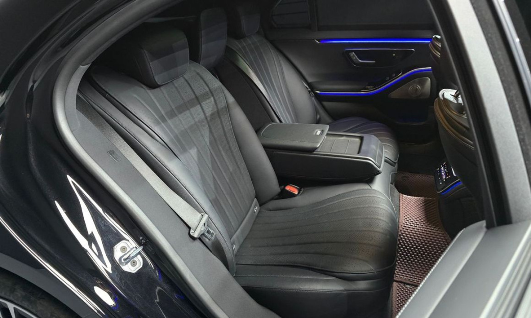 Mercedes-Benz S-Class S350 d 4MATIC, 2025