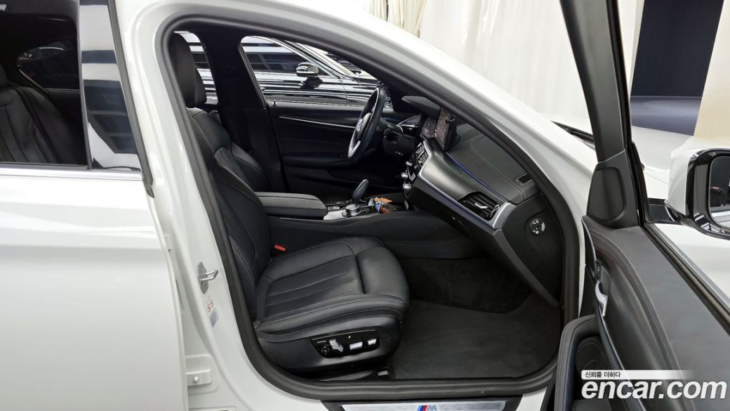 BMW 5-Series 520i M Sport, 2023