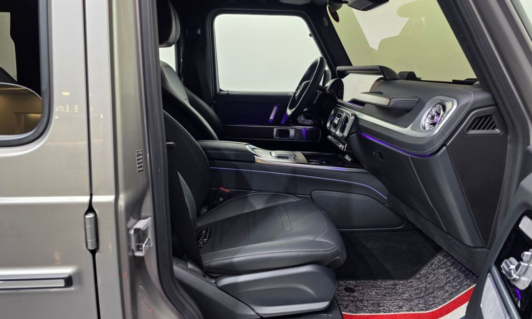 Mercedes-Benz G-Class G450d, 2025