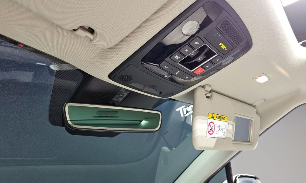 Kia Carnival 9-Seater Signature, 2023