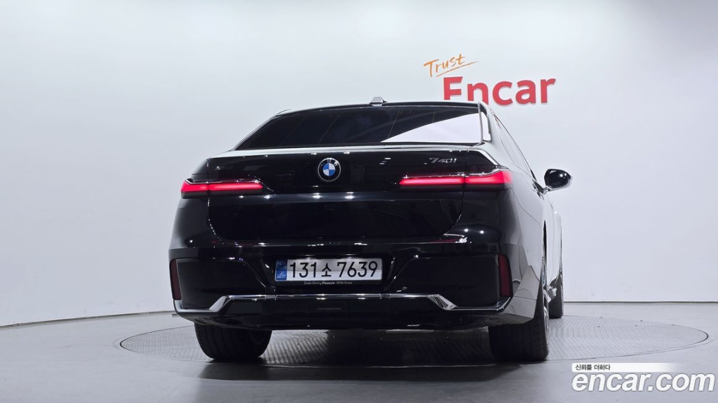BMW 7-Series 740i xDrive M Sport, 2025
