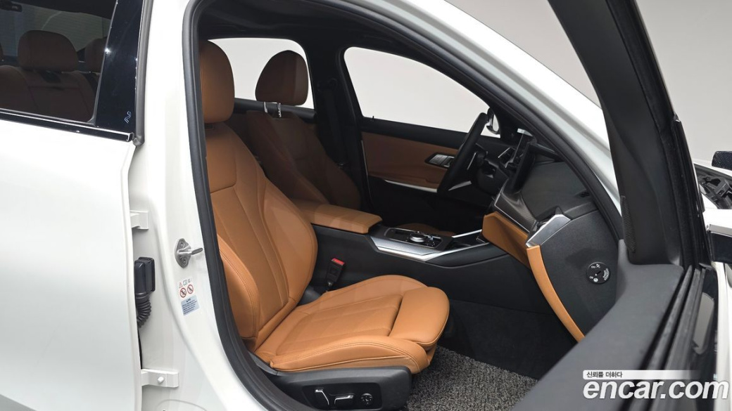 BMW 3-Series 320i M Sport, 2024
