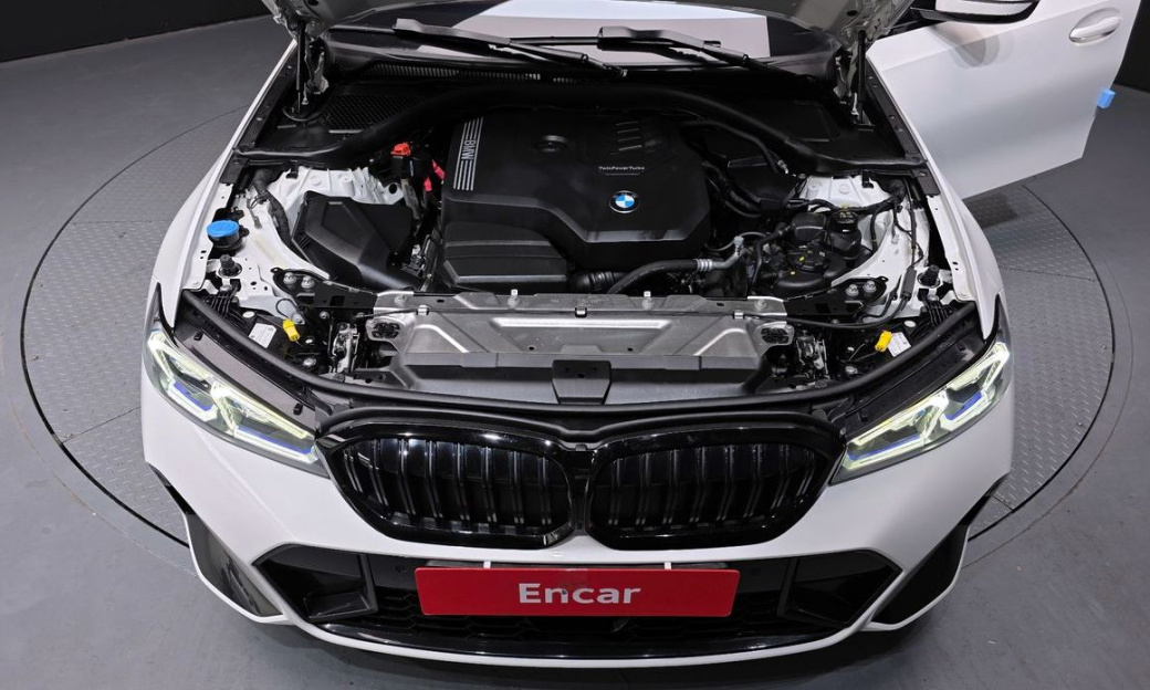 BMW 3-Series 320i M Sport, 2023