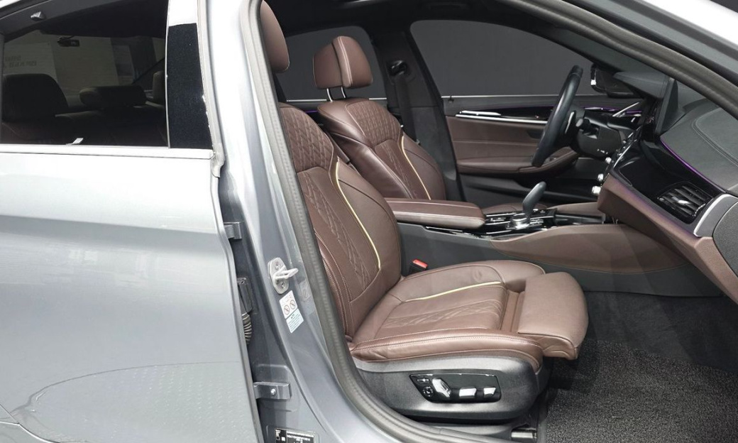BMW 5-Series 530i M Sport Package, 2023