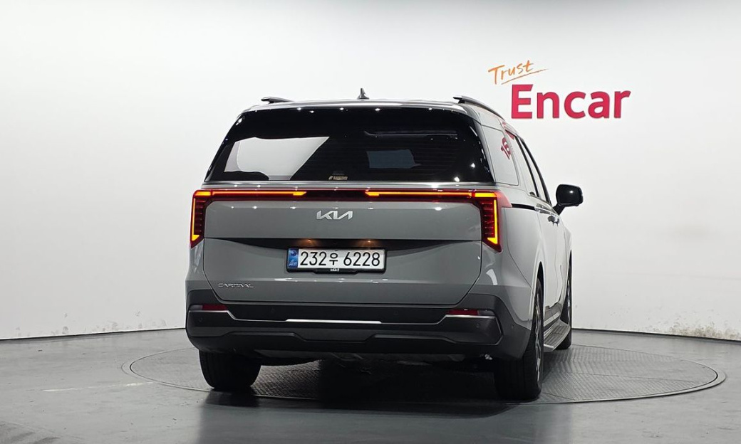 Kia Carnival 9-Seater Gravity, 2025