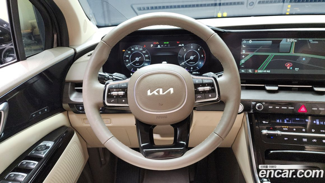Kia Carnival 7-Seater Signature, 2023