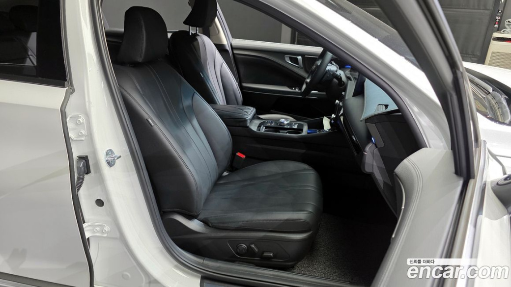Kia K8 2.5 Gasoline 2WD, 2025