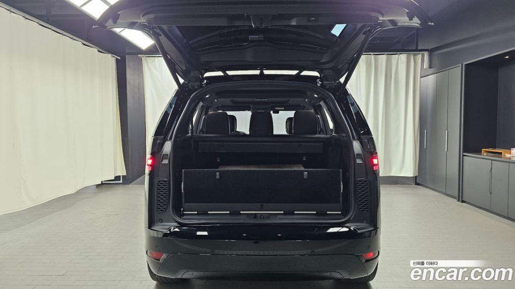 Land Rover Discovery P360 R-Dynamic SE, 2022