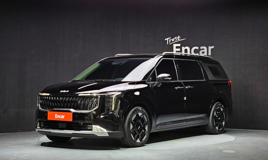 Kia Carnival 9-Seater Signature, 2025