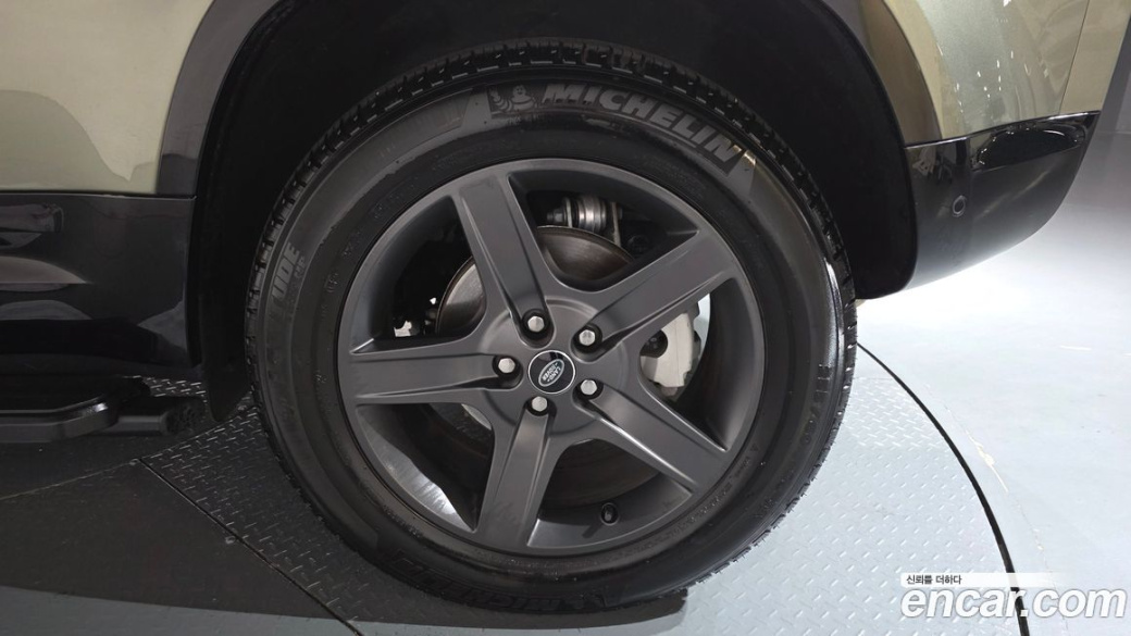 Land Rover Defender 110 P300 X-Dynamic SE, 2023