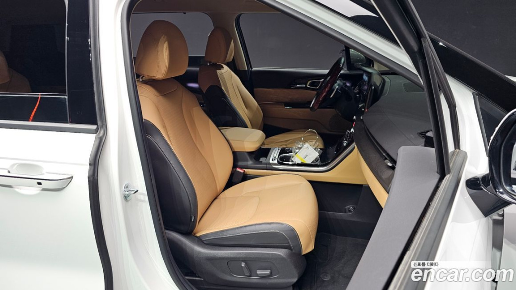 Kia Carnival 9-Seater Signature, 2023