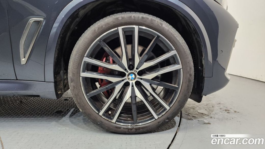 BMW X5 M50i, 2022