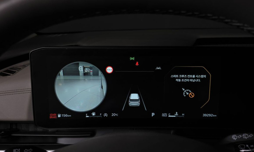 Kia Carnival 9-Seater Gravity, 2025