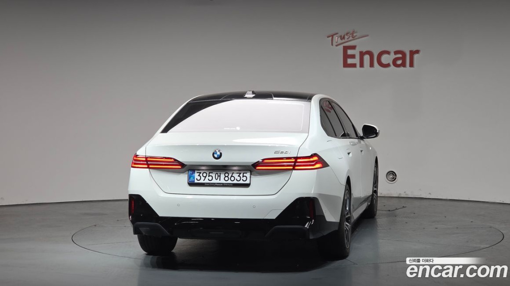 BMW 5-Series 520i M Sport, 2025