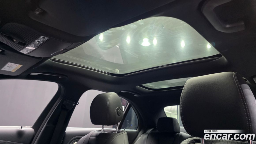 Mercedes-Benz E-Class E350 4MATIC AMG Line, 2022