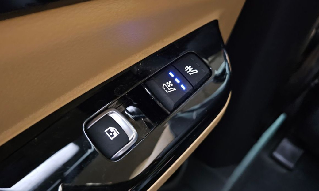 Kia Carnival 7-Seater Signature, 2022